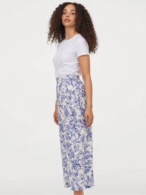 H&M Blue and White Floral Cropped Wide-Leg Pants